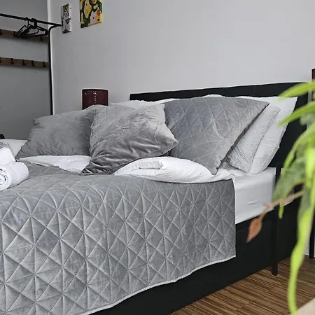 80 M2 Moderne Und Zentrale In Mit Eigenem Parkplatz Apartment Hannover
