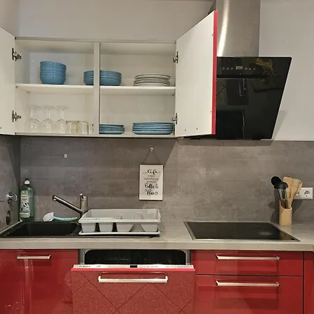 80 M2 Moderne Und Zentrale In Mit Eigenem Parkplatz *