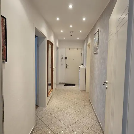 公寓 80 M2 Moderne Und Zentrale In Mit Eigenem Parkplatz