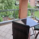80 M2 Moderne Und Zentrale In Mit Eigenem Parkplatz Διαμέρισμα